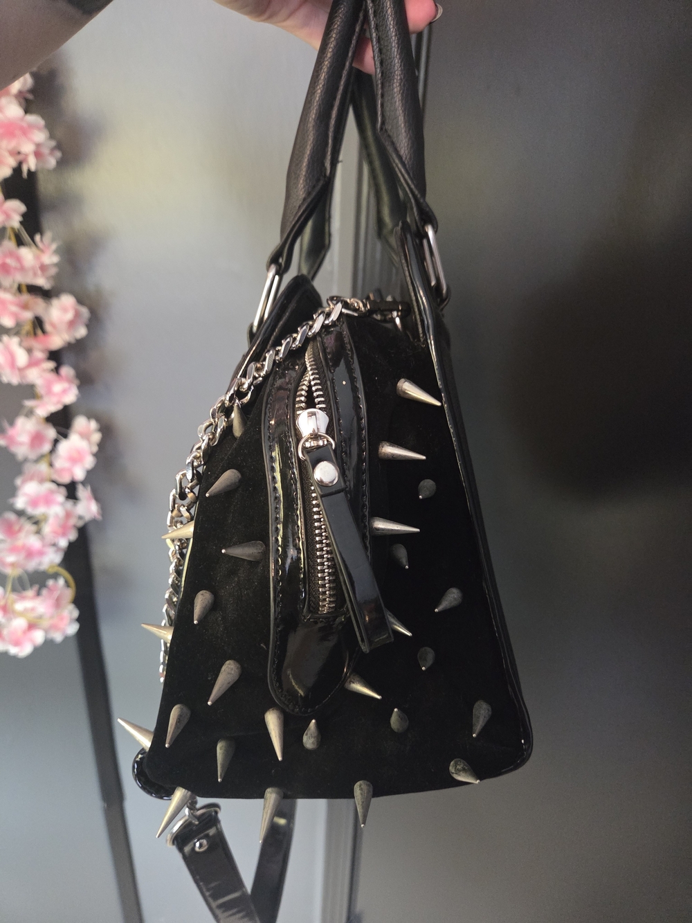 Black Friday Handbag - Picture 4 of 8